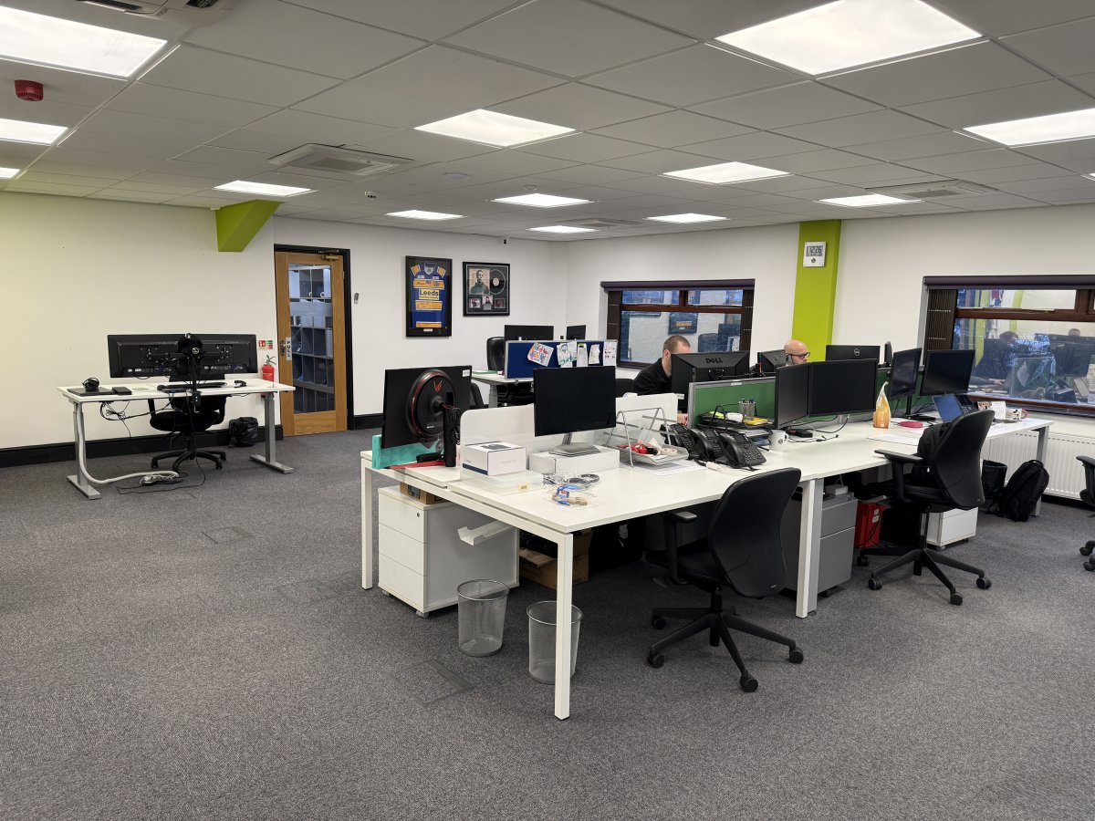 Office in Guiseley - photo 4