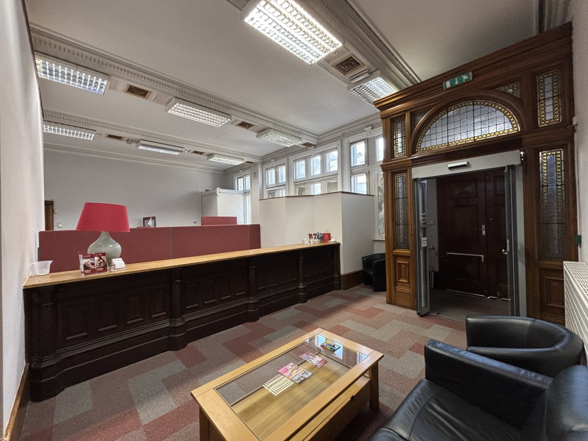 Office in Brighouse - photo 2
