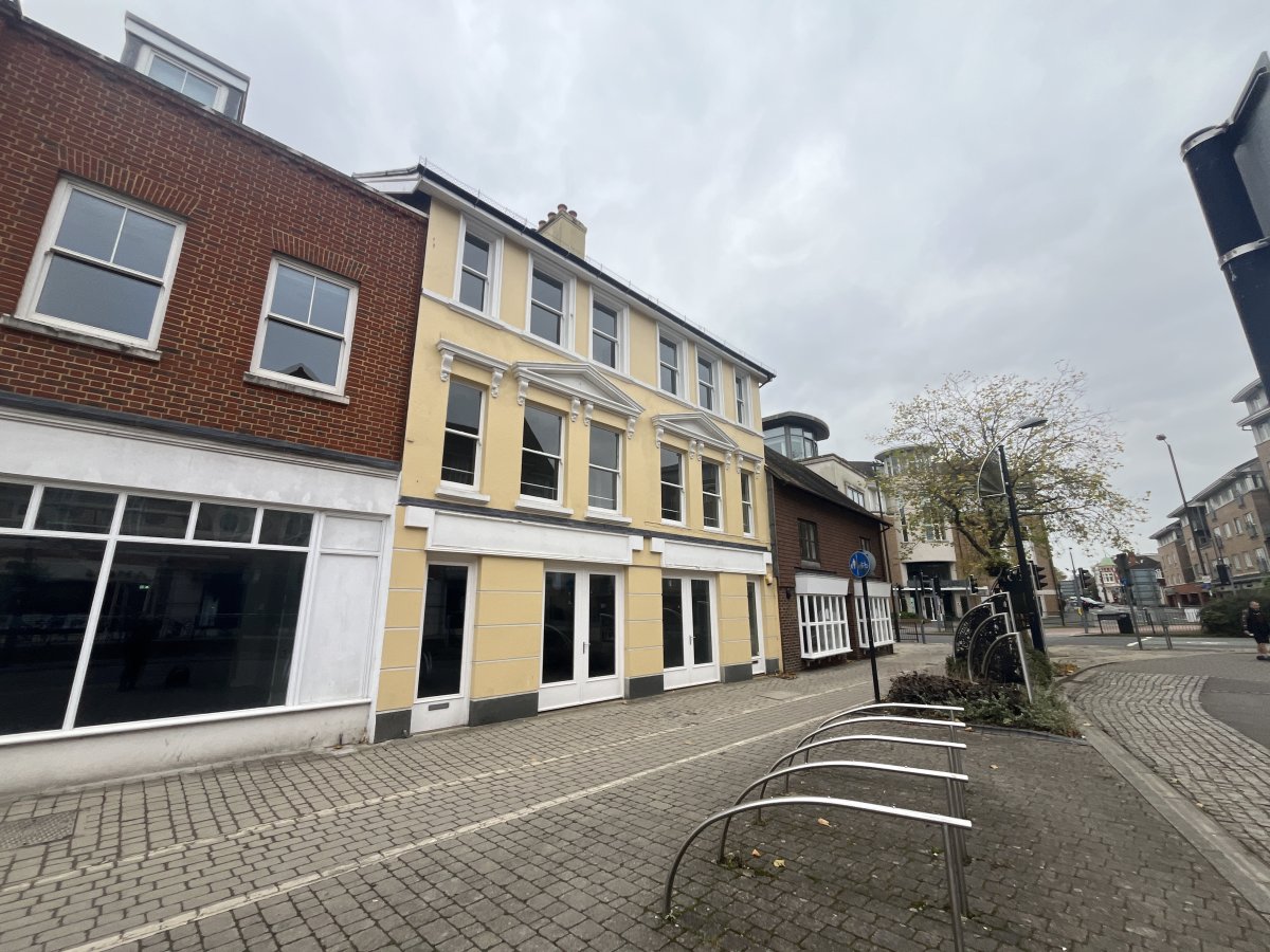 Office in Crawley - photo 2