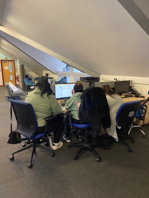 Office in Oldham - photo 4