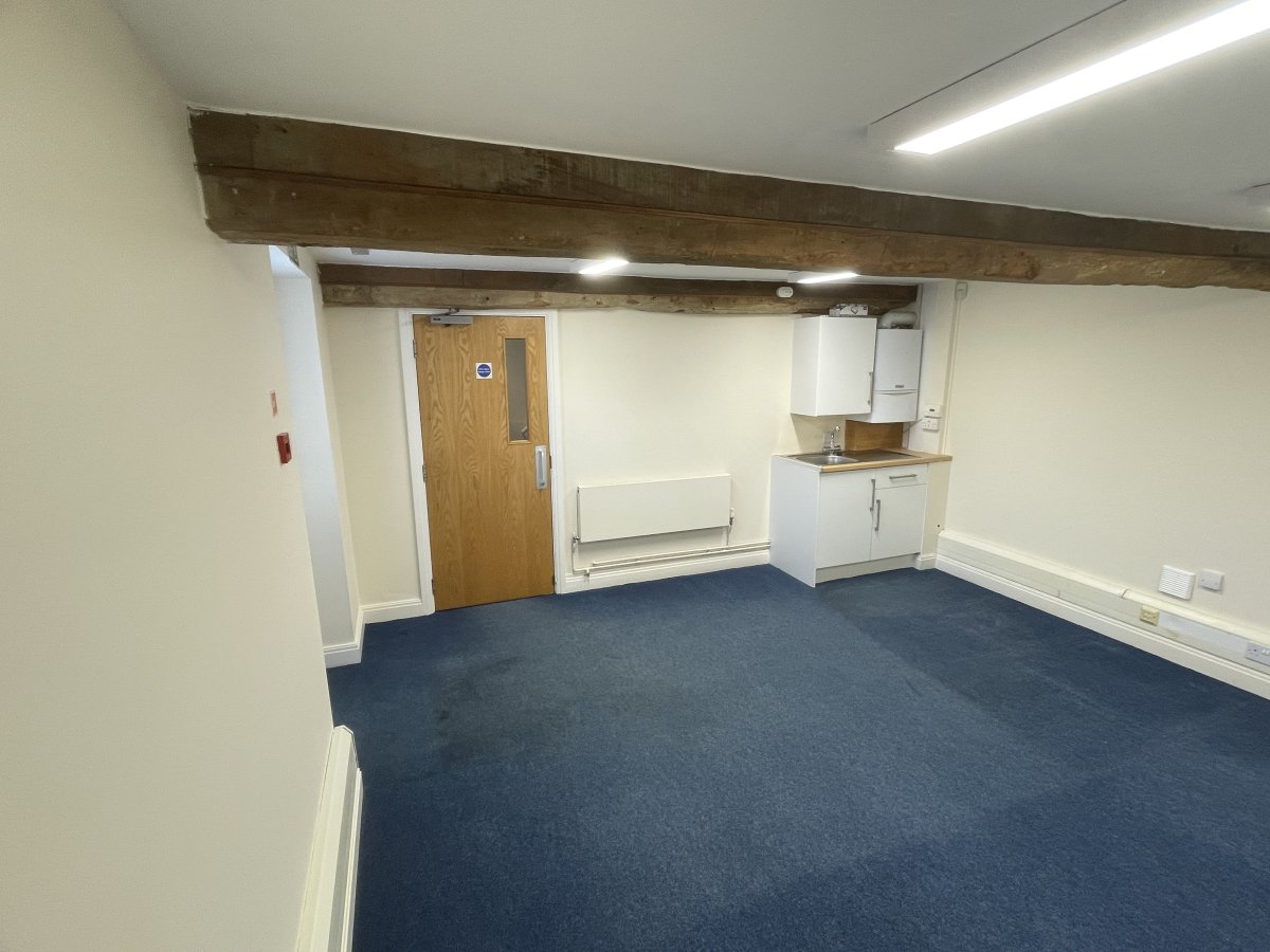 Office in Charlton - photo 2