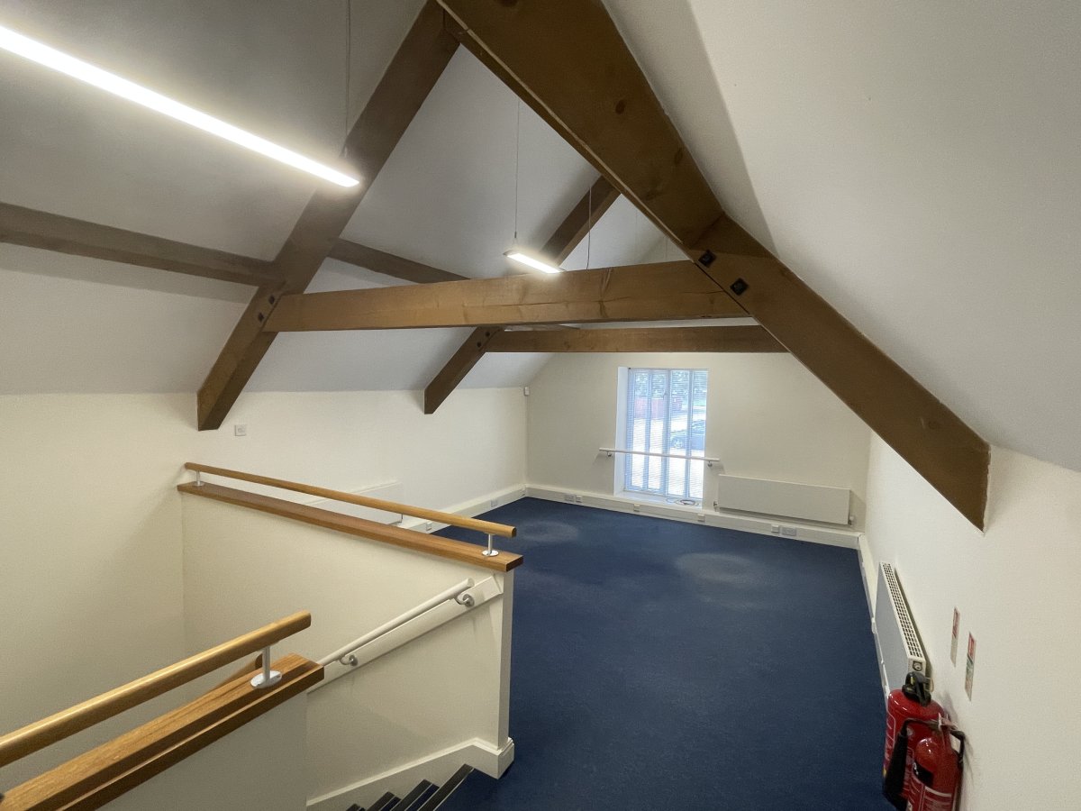 Office in Charlton - photo 3