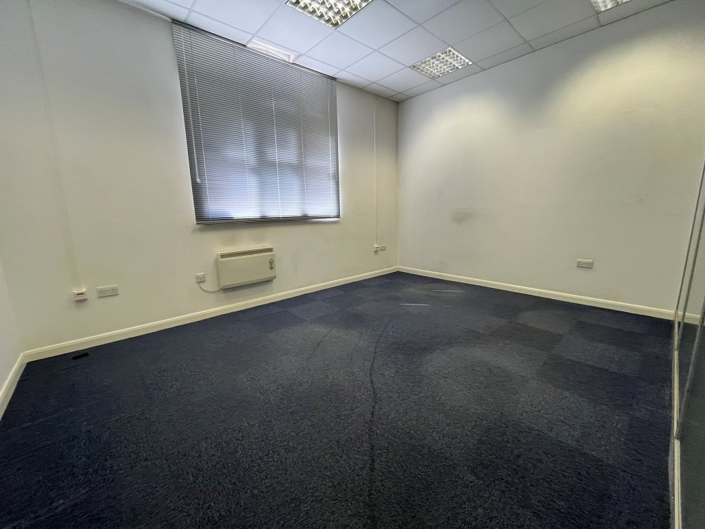 Office in Ipswich - photo 4
