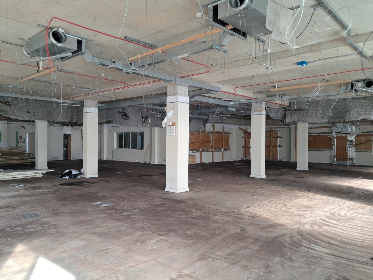 Office in Leatherhead - photo 4