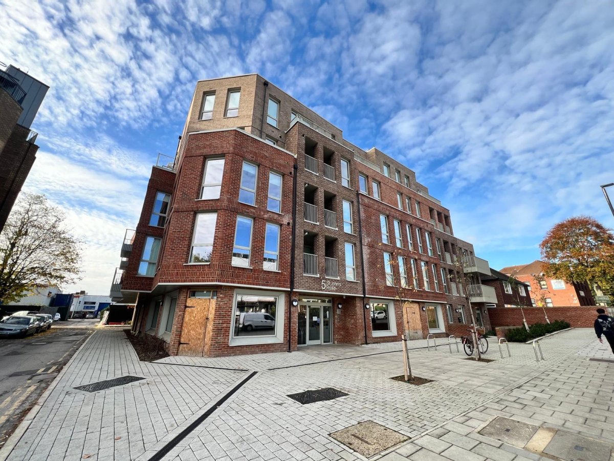 Office in Isleworth - photo 4