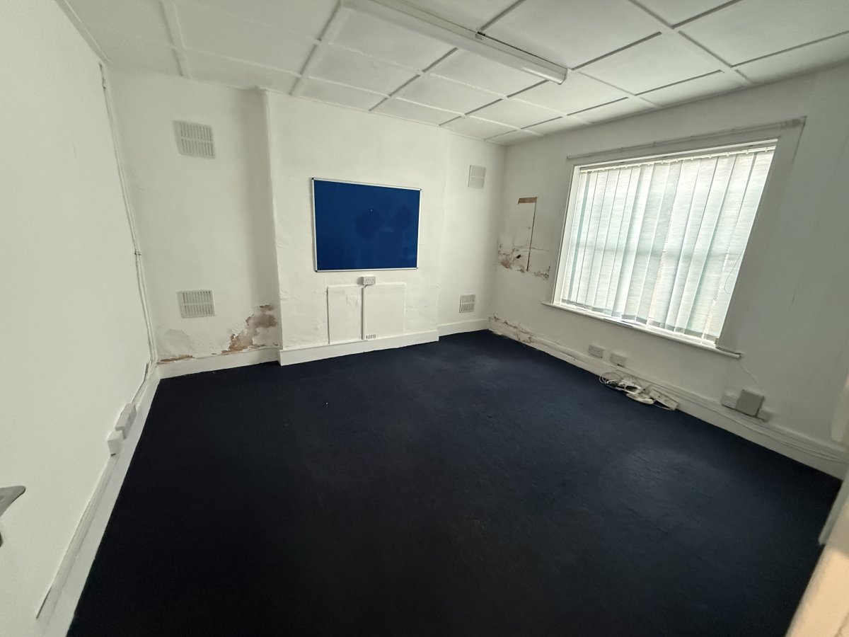 Office in Purley - photo 3