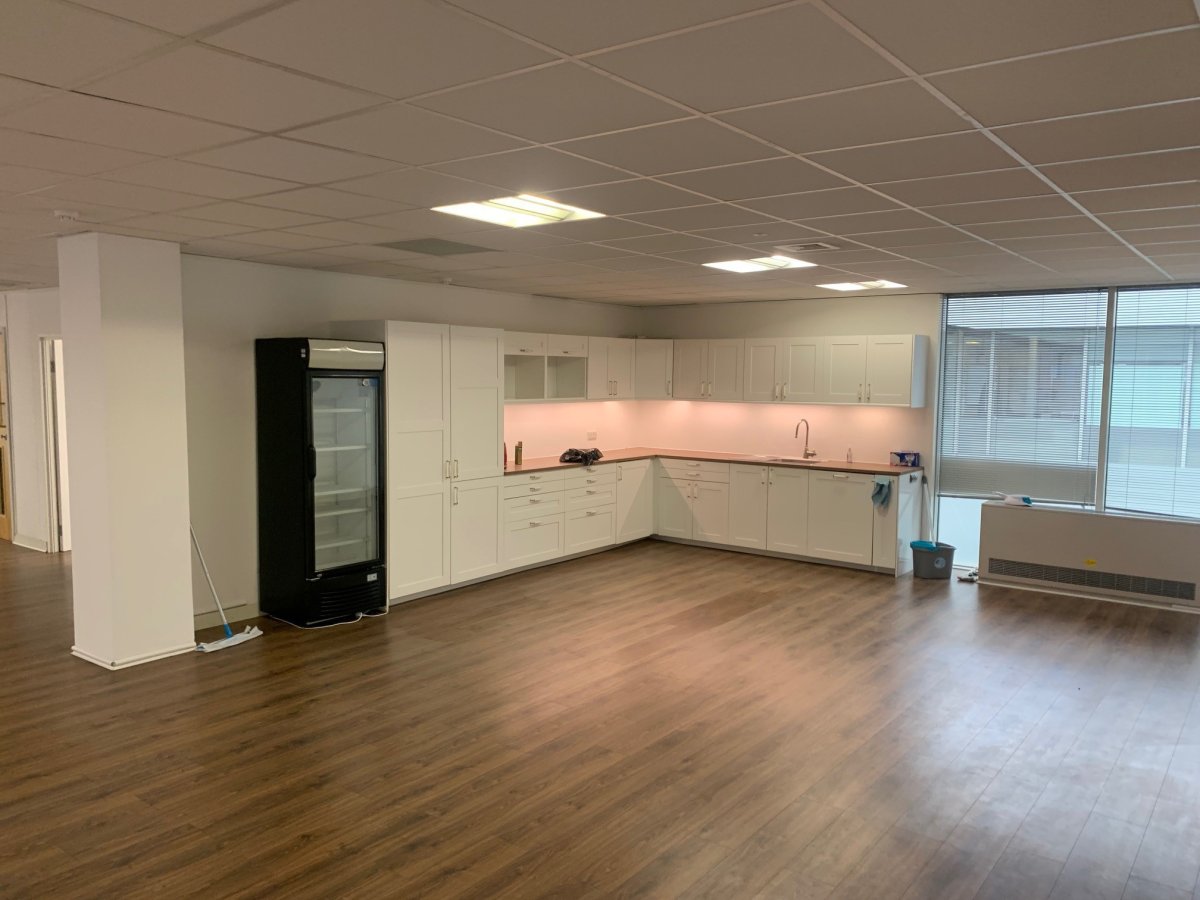 Office in Kingston-Upon-Thames - photo 3