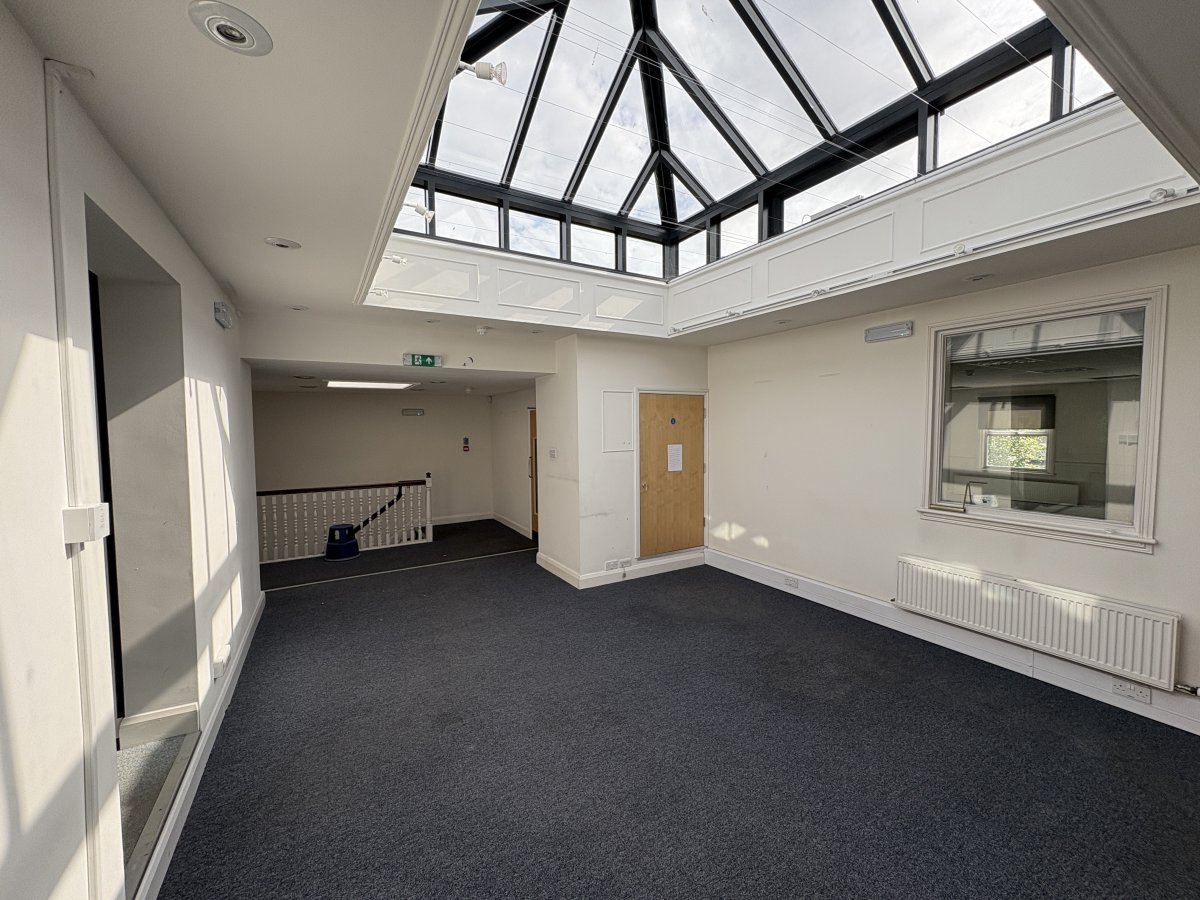 Office in Haywards Heath - photo 4