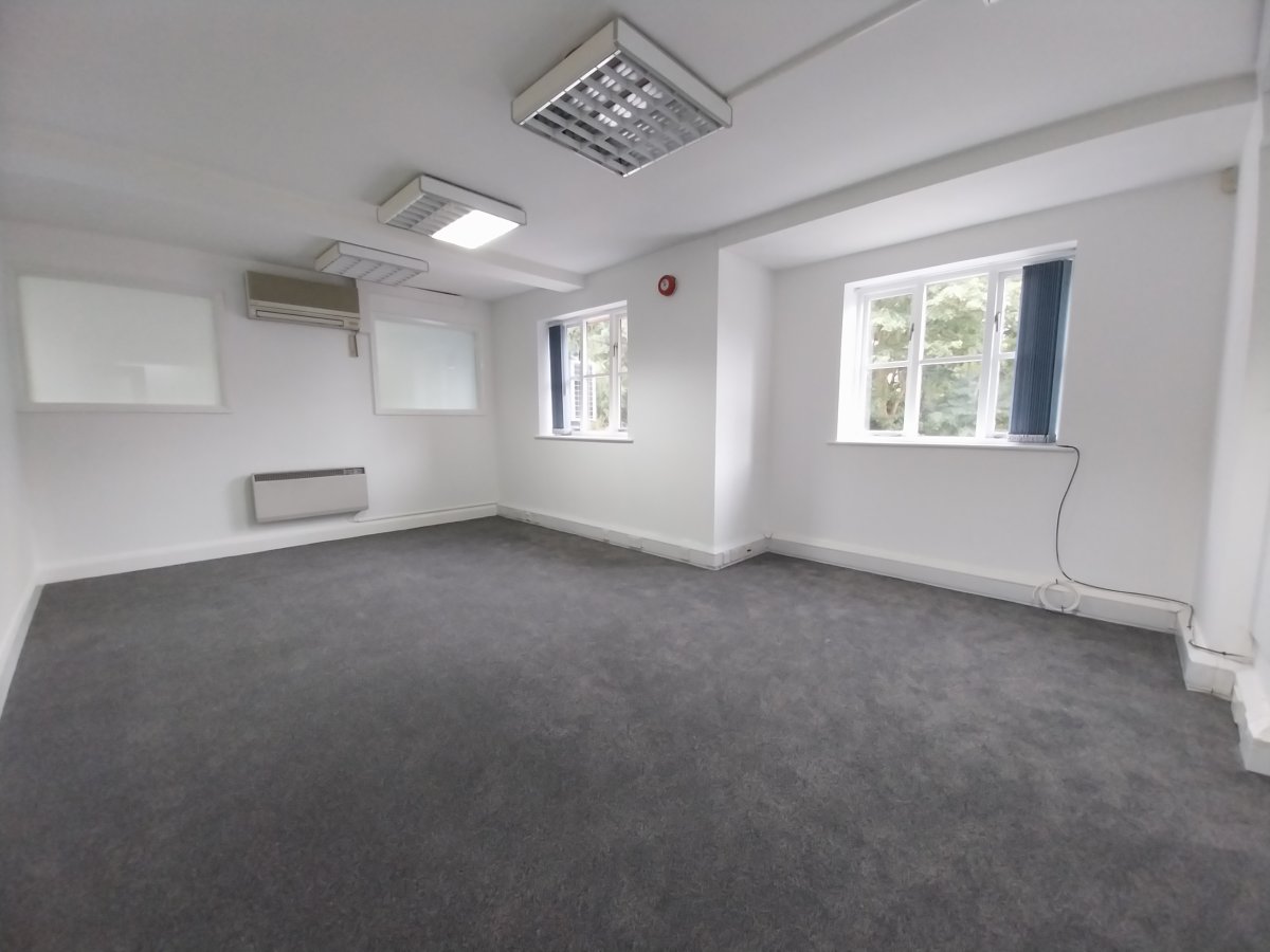 Office in Sevenoaks - photo 3