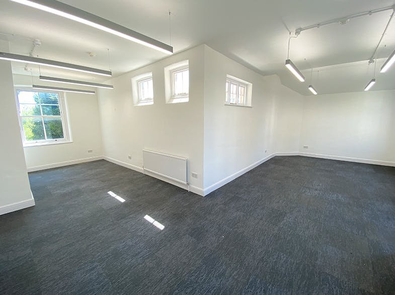 Office in Dartford - photo 3