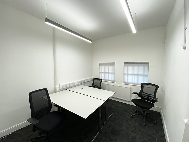 Office in Dartford - photo 4