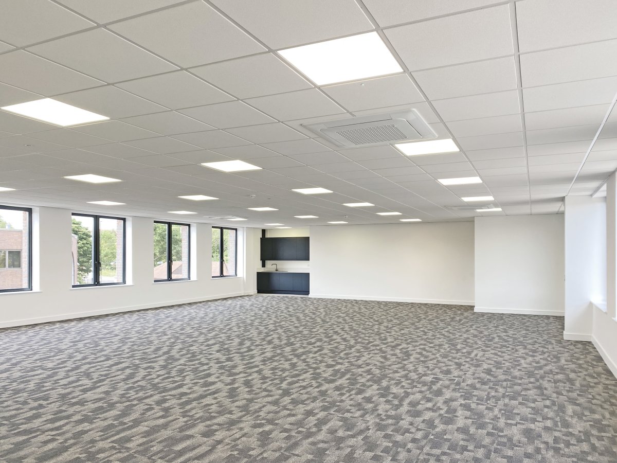 Office in Chessington - photo 3
