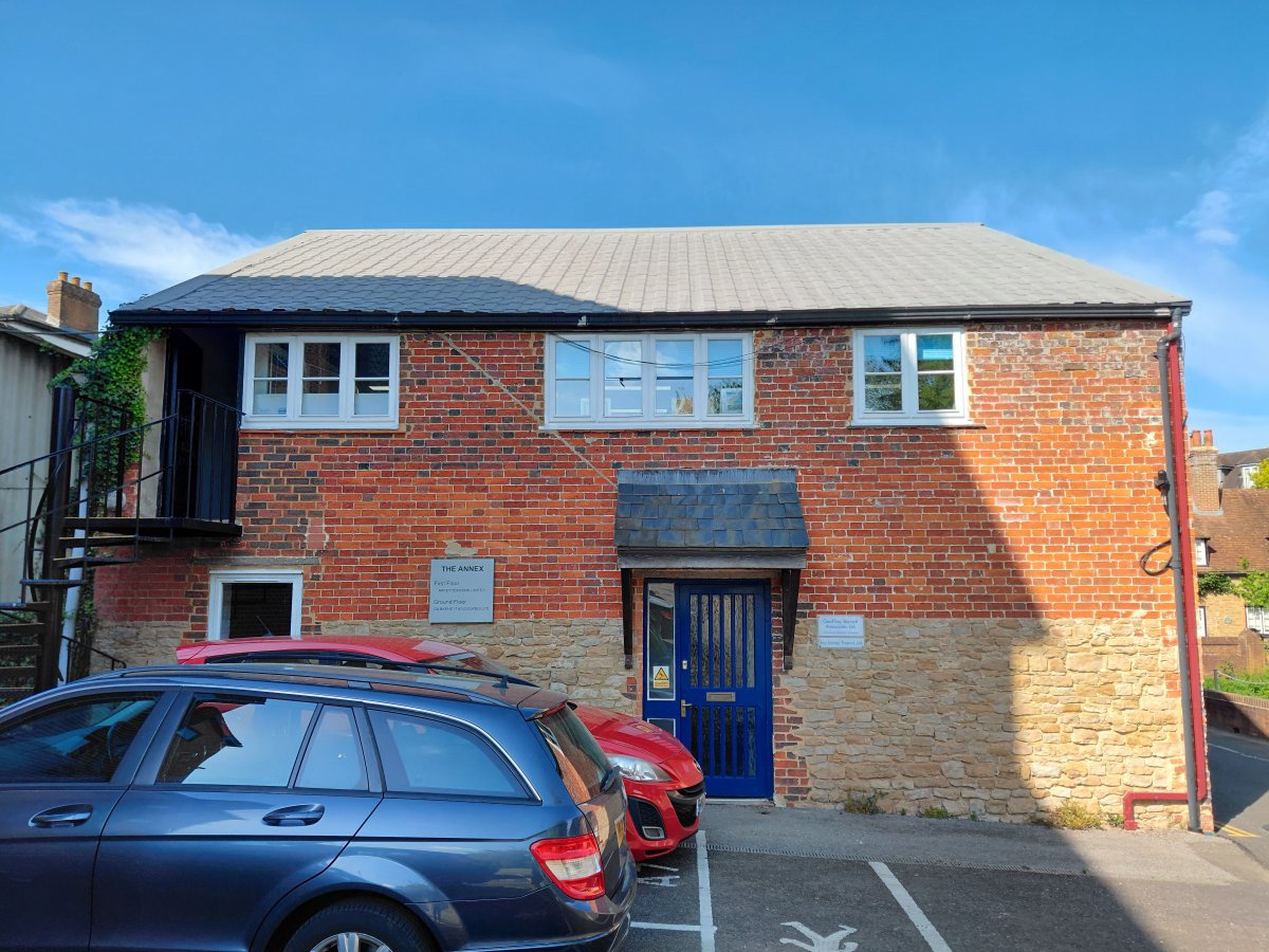 Office in Godalming - photo 2
