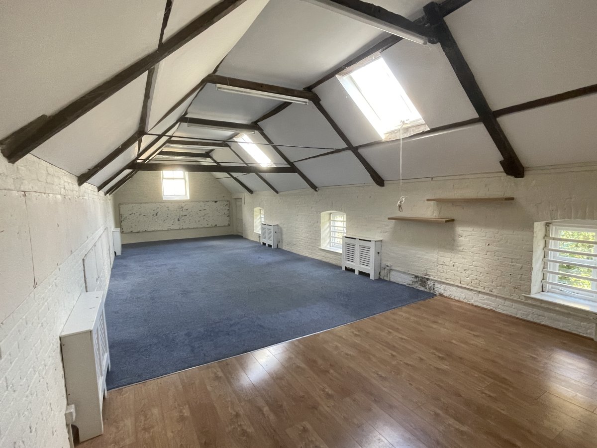 Office in Charlton - photo 2