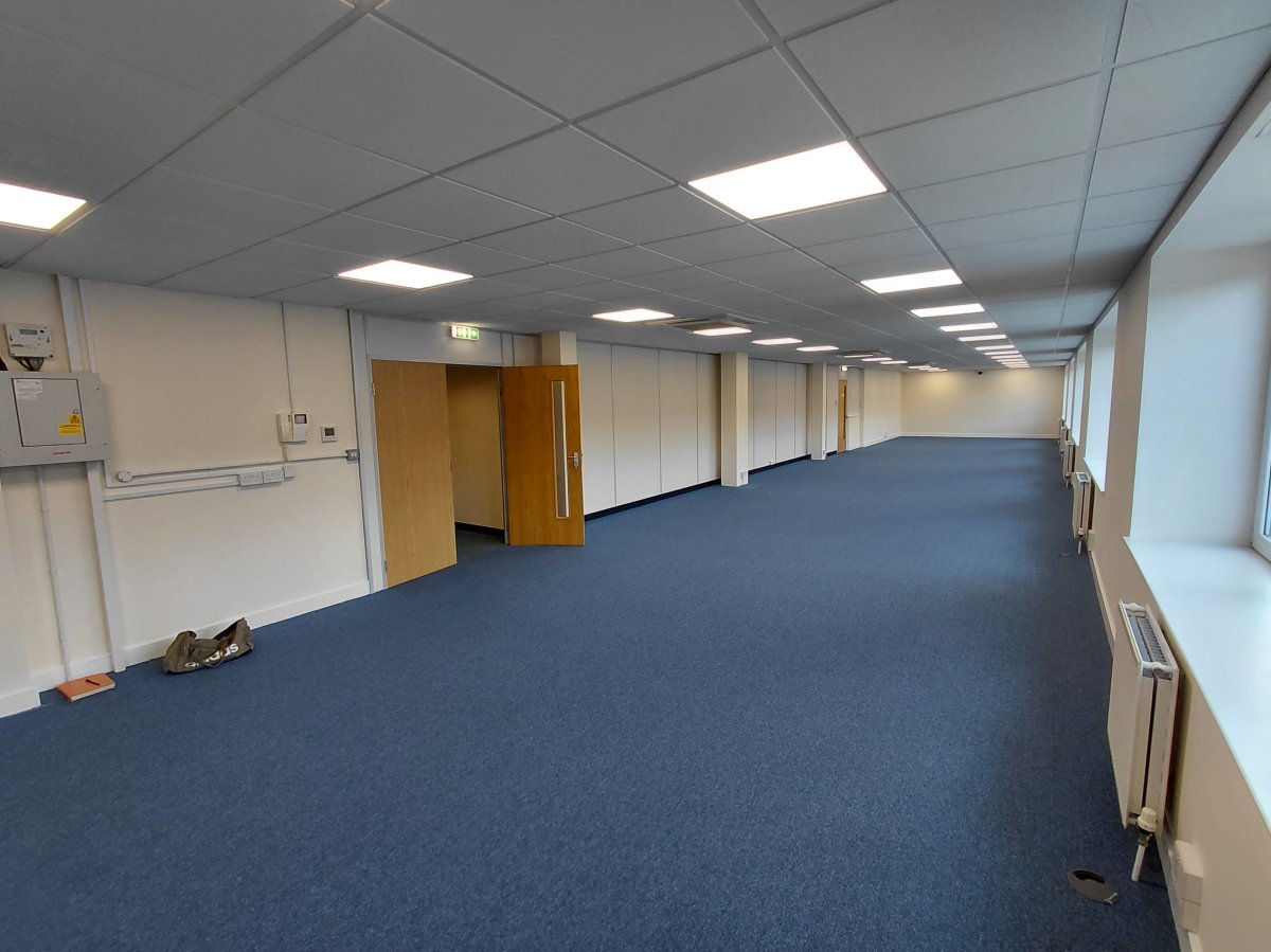Office in Kenley - photo 2