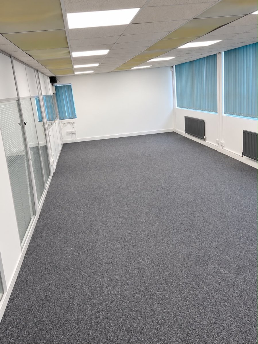 Office in Wilbury Way - photo 3