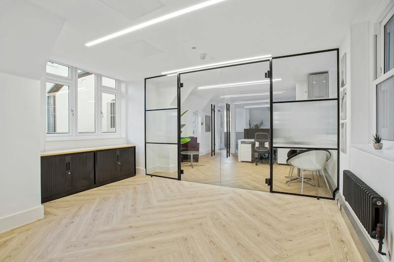 Office in London - photo 4