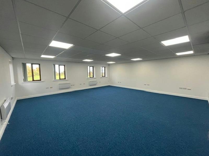 Office in Albrighton - photo 2