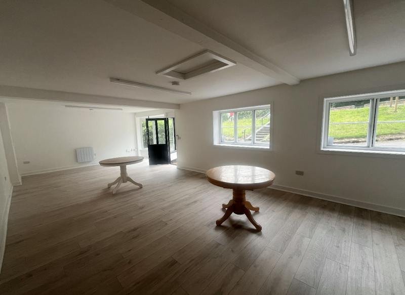 Office in Weston-Under-Lizard - photo 4