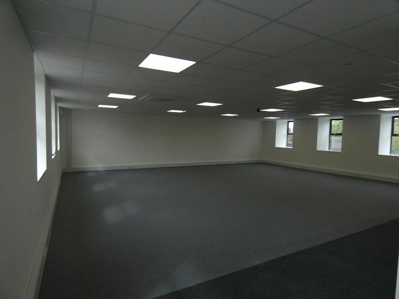 Office in Dudley - photo 3