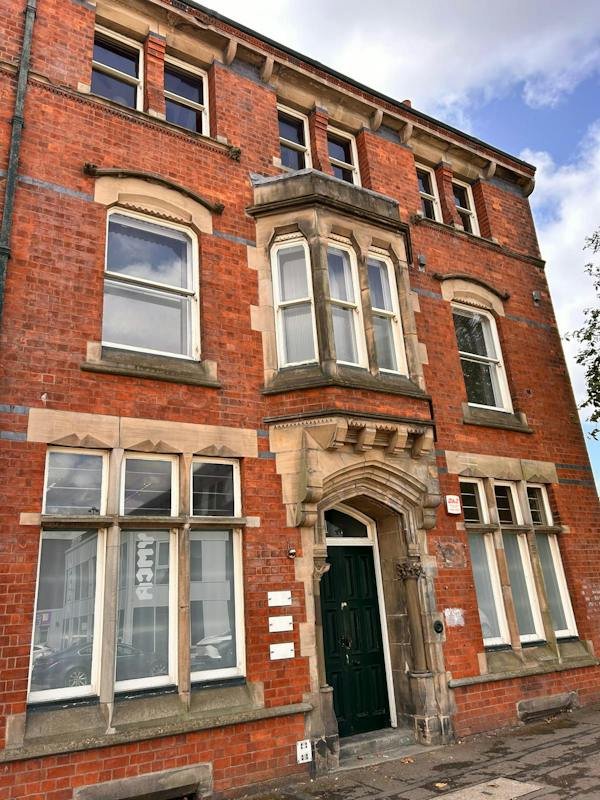 Office in Wolverhampton - photo 4