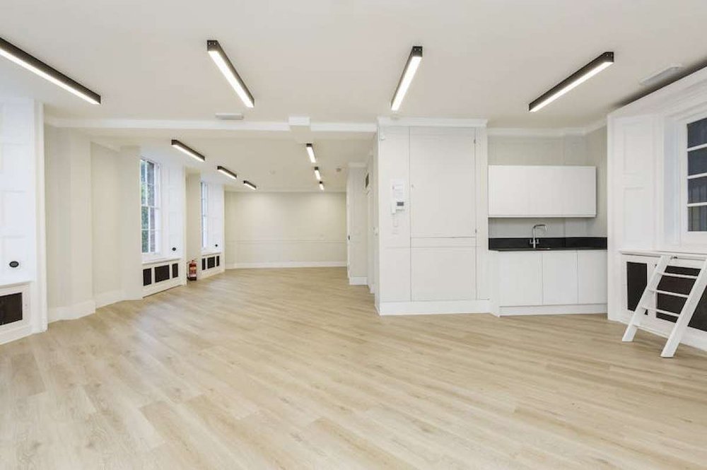 Retail/Shop in London - photo 3