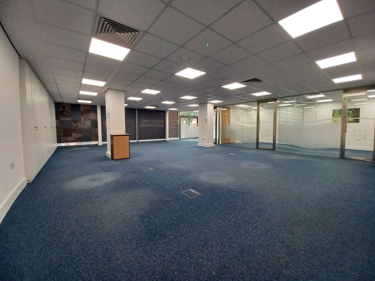 Office in Poole - photo 3