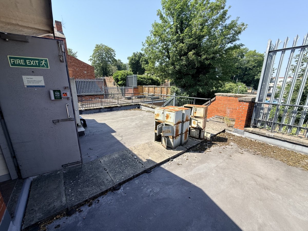 Other in Worksop - photo 4
