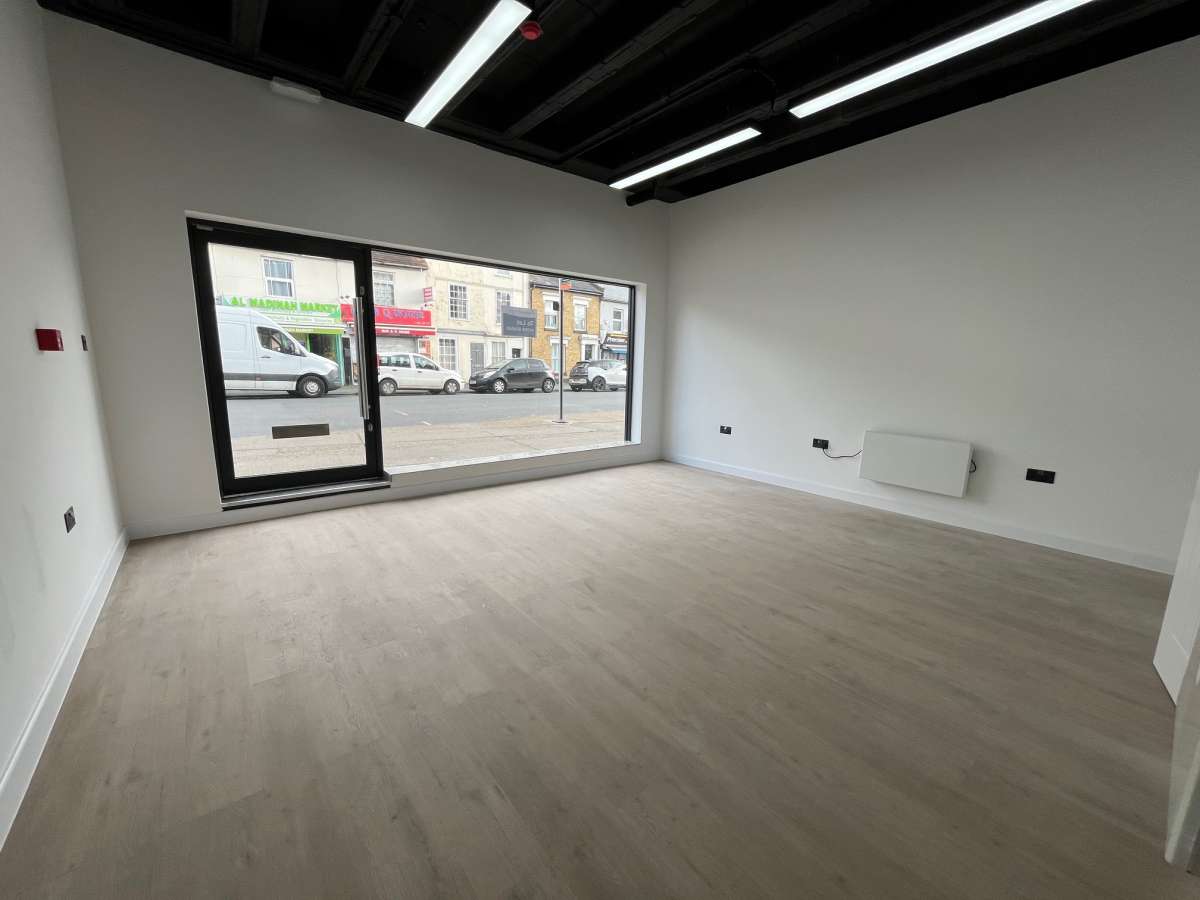 Retail/Shop in Colchester - photo 4