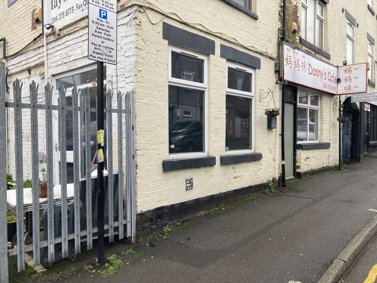 Retail/Shop in Sheffield - photo 3