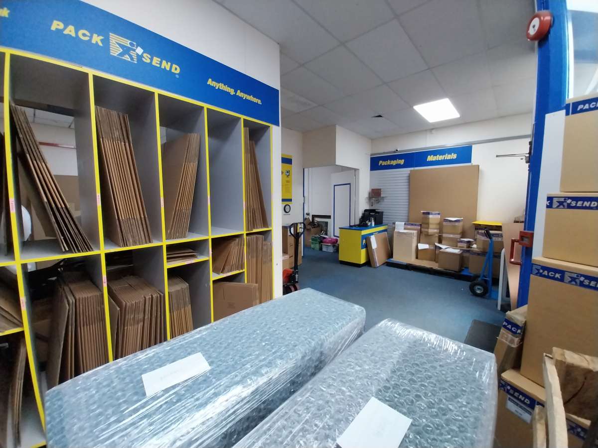 Retail/Shop in Lincoln - photo 3