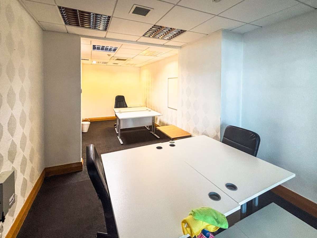 Retail/Shop in Bournemouth - photo 4