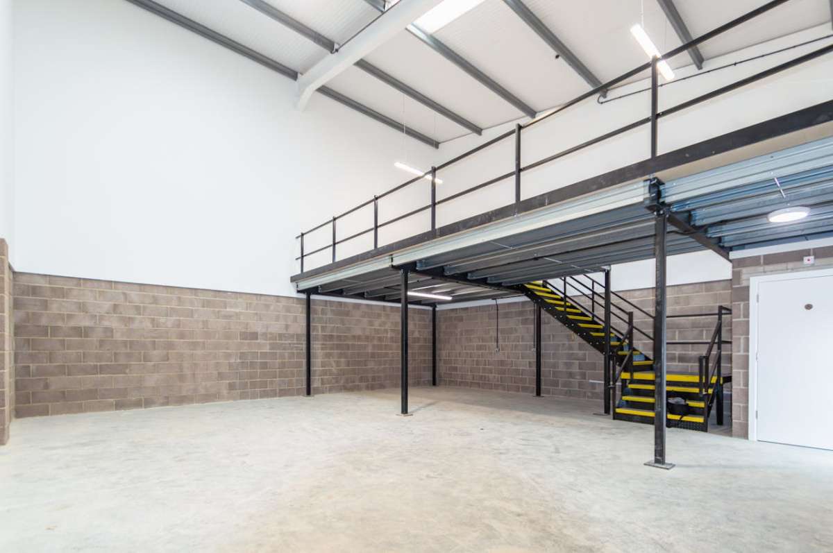 Retail/Shop in Poole - photo 2