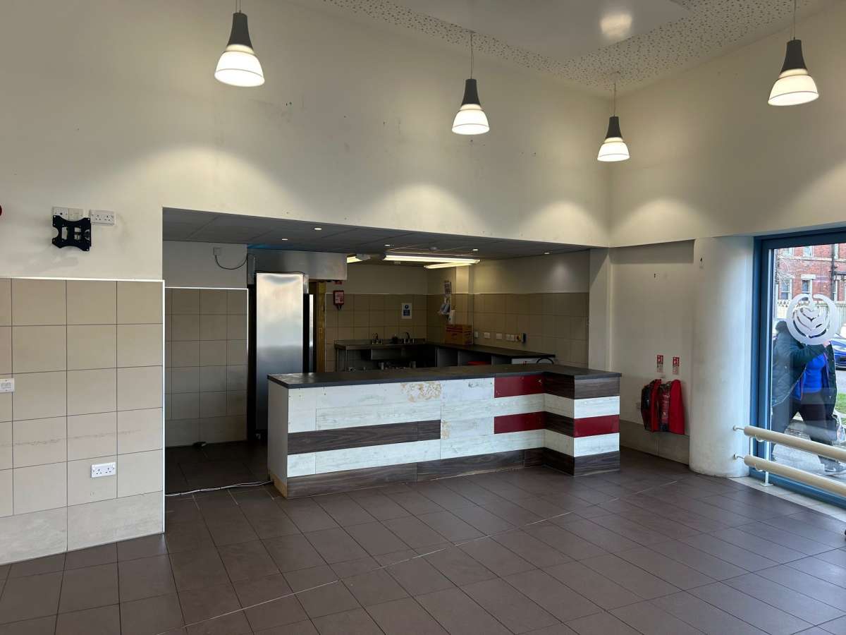 Retail/Shop in Worksop - photo 2