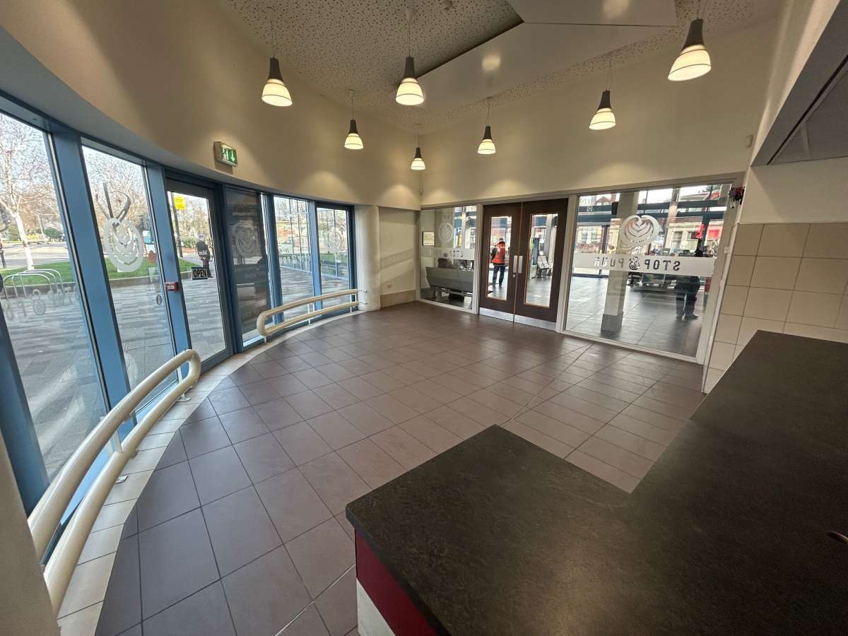 Retail/Shop in Worksop - photo 3