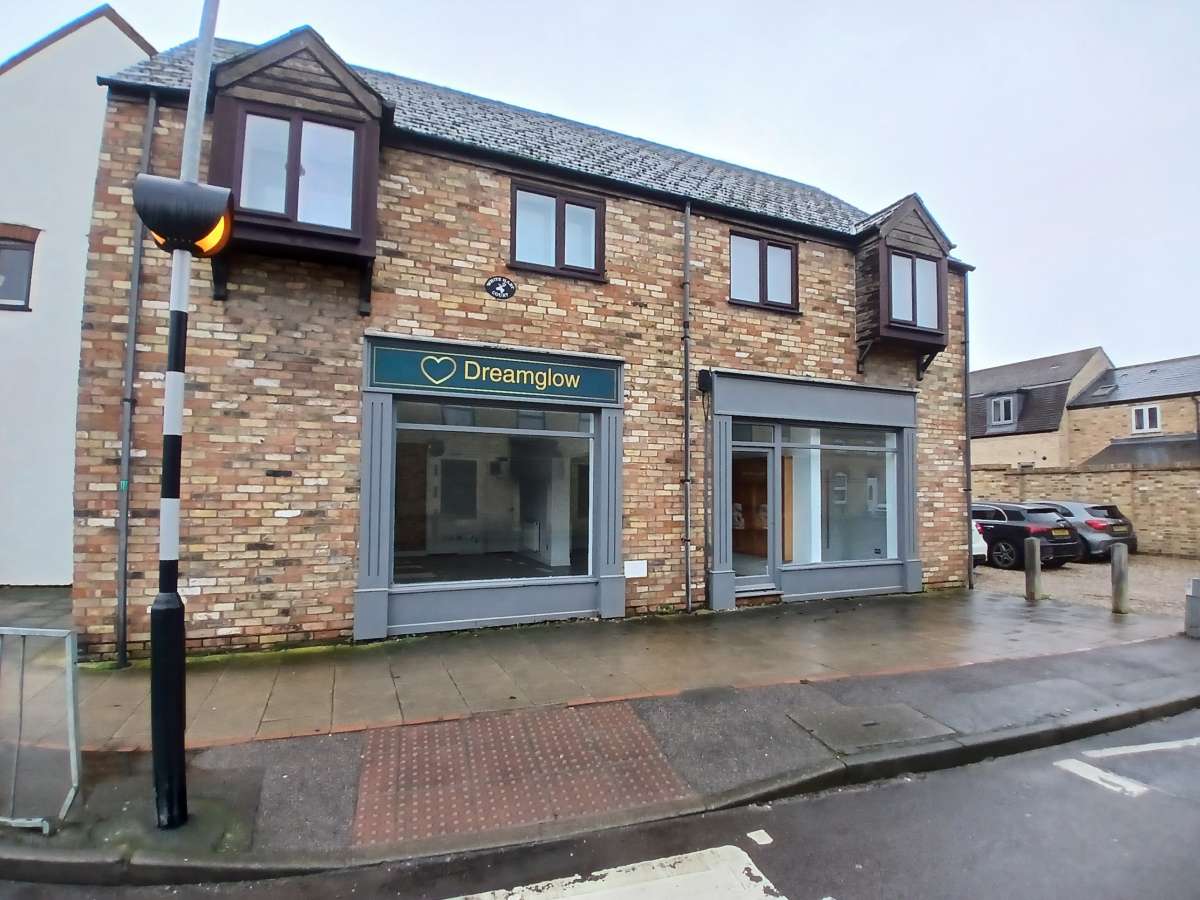 Retail/Shop in St Ives (Cambs) - photo 2