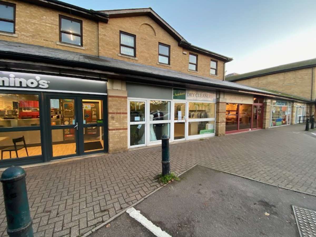 Retail/Shop in St. Ives - photo 2