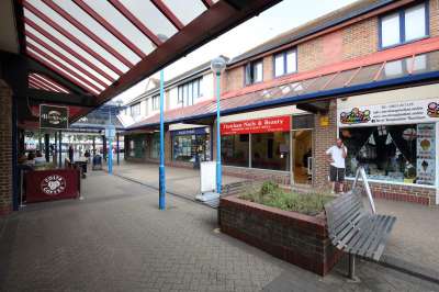Retail in Thatcham