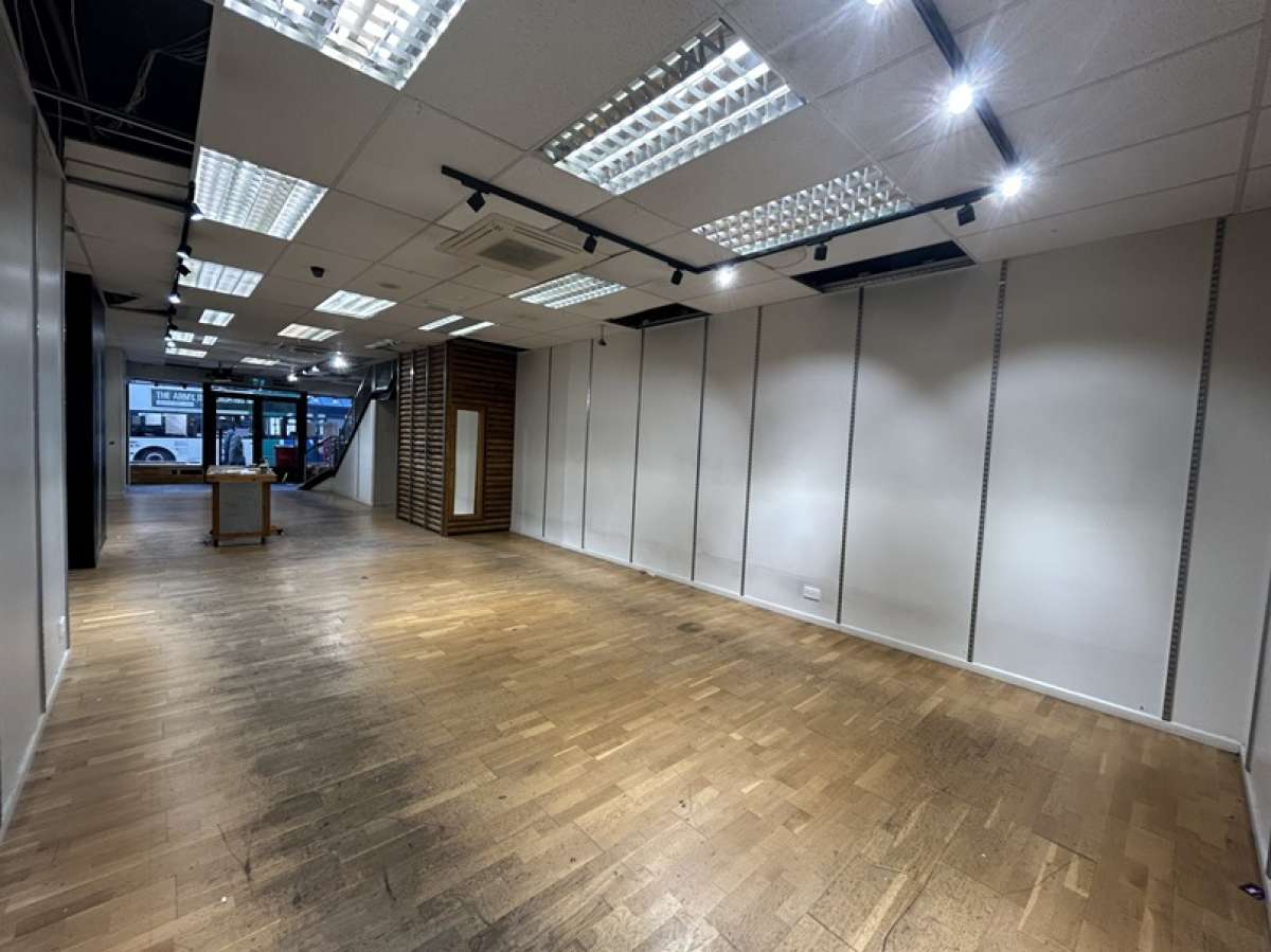 Retail/Shop in Leamington Spa - photo 3