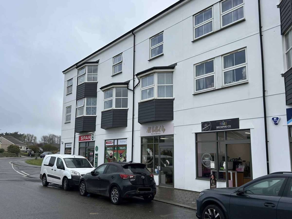 Retail/Shop in Camborne - photo 2