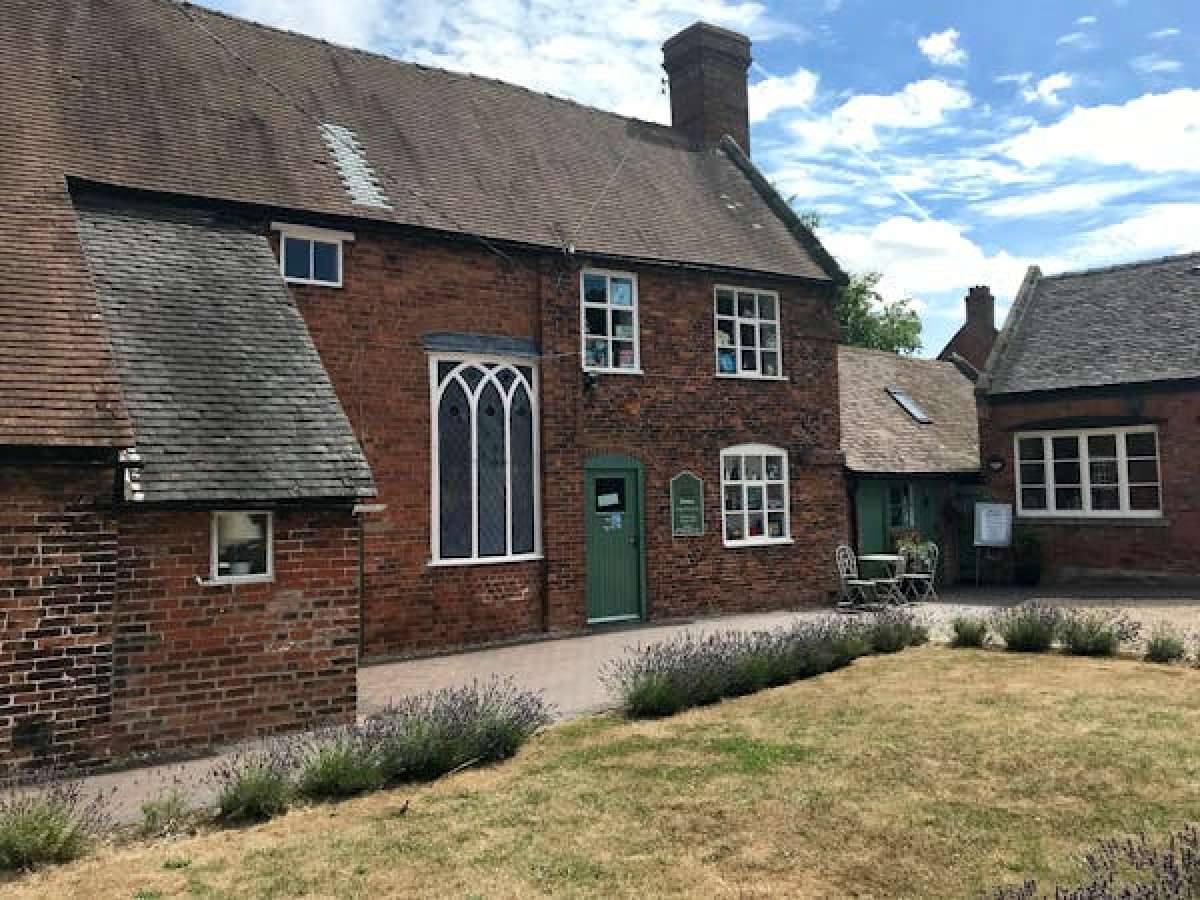 Retail/Shop in Ashbourne - photo 2