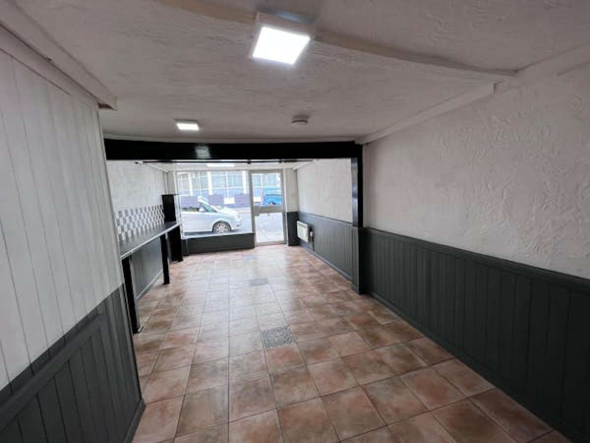 Retail/Shop in Bedford - photo 4