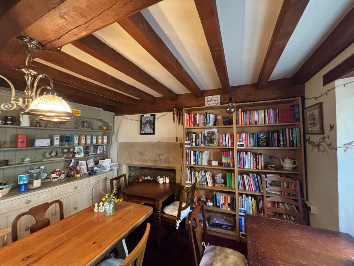 Retail/Shop in Axbridge - photo 2