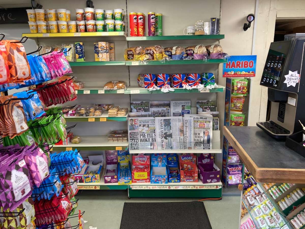 Retail/Shop in Fordingbridge - photo 4