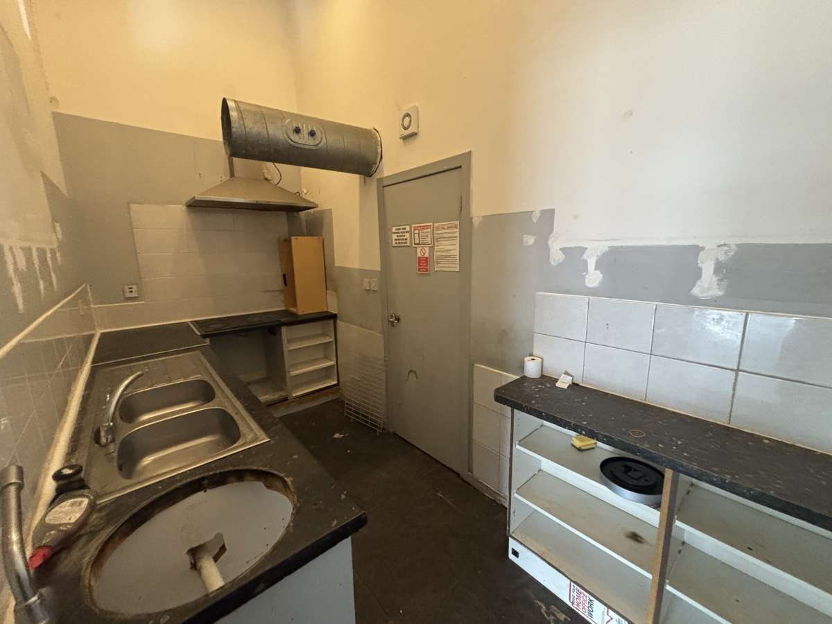 Retail/Shop in Kilmarnock - photo 4