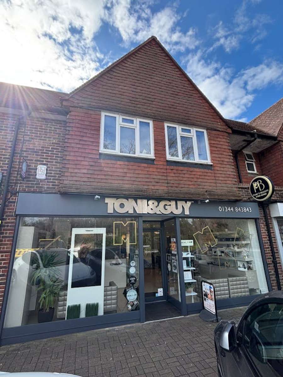 Retail in Virginia Water