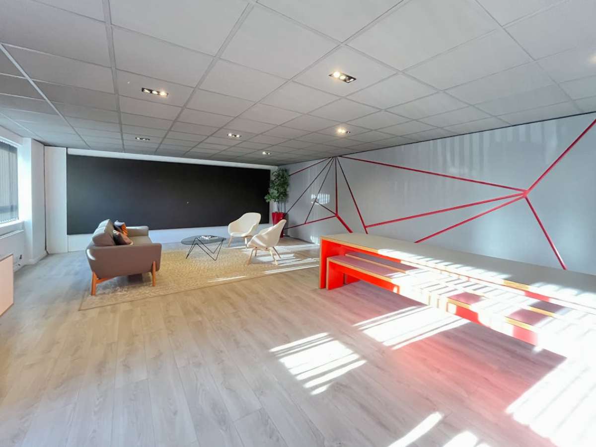 Retail/Shop in Wimborne - photo 3