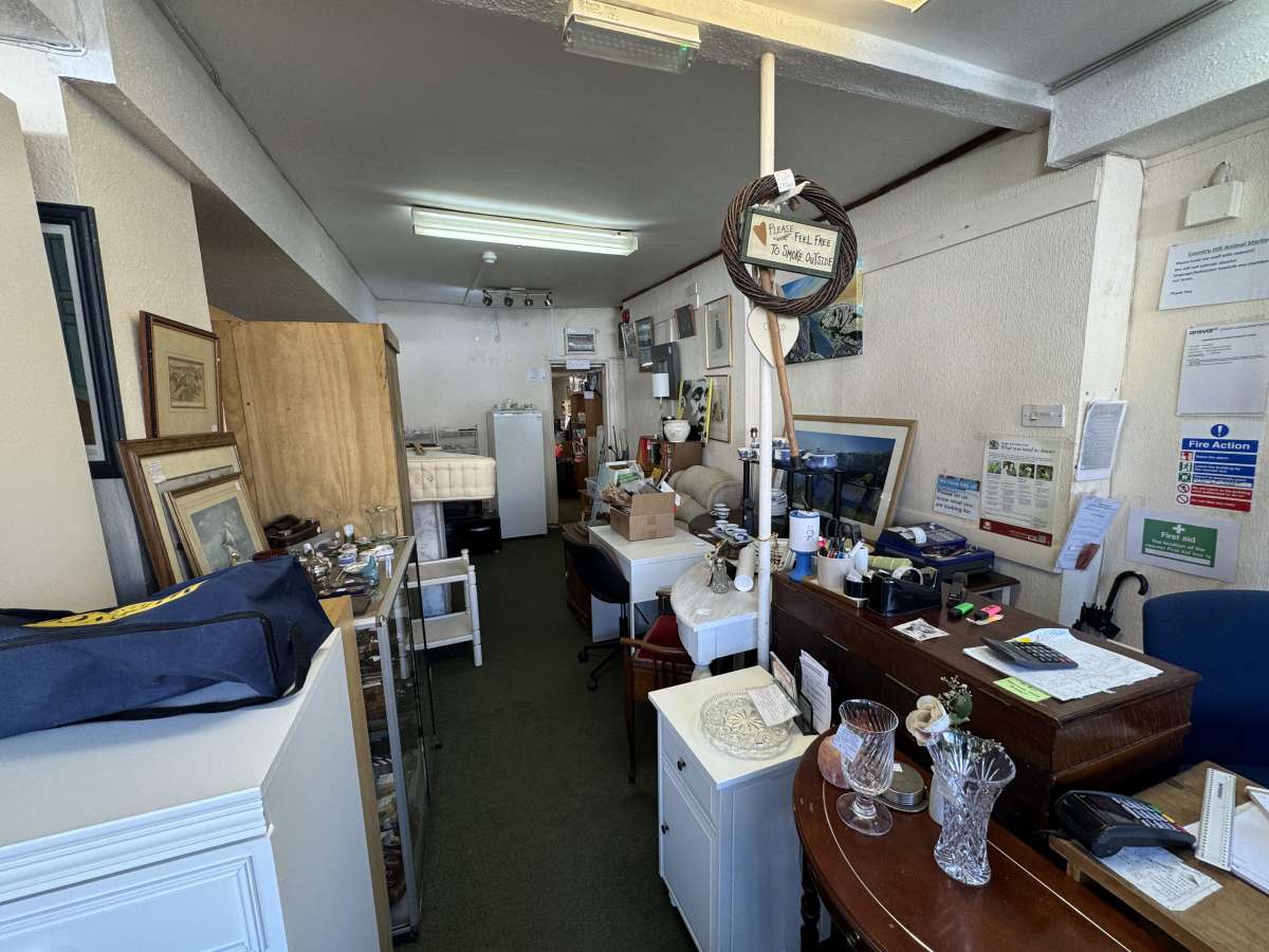 Retail/Shop in Dartmouth - photo 3