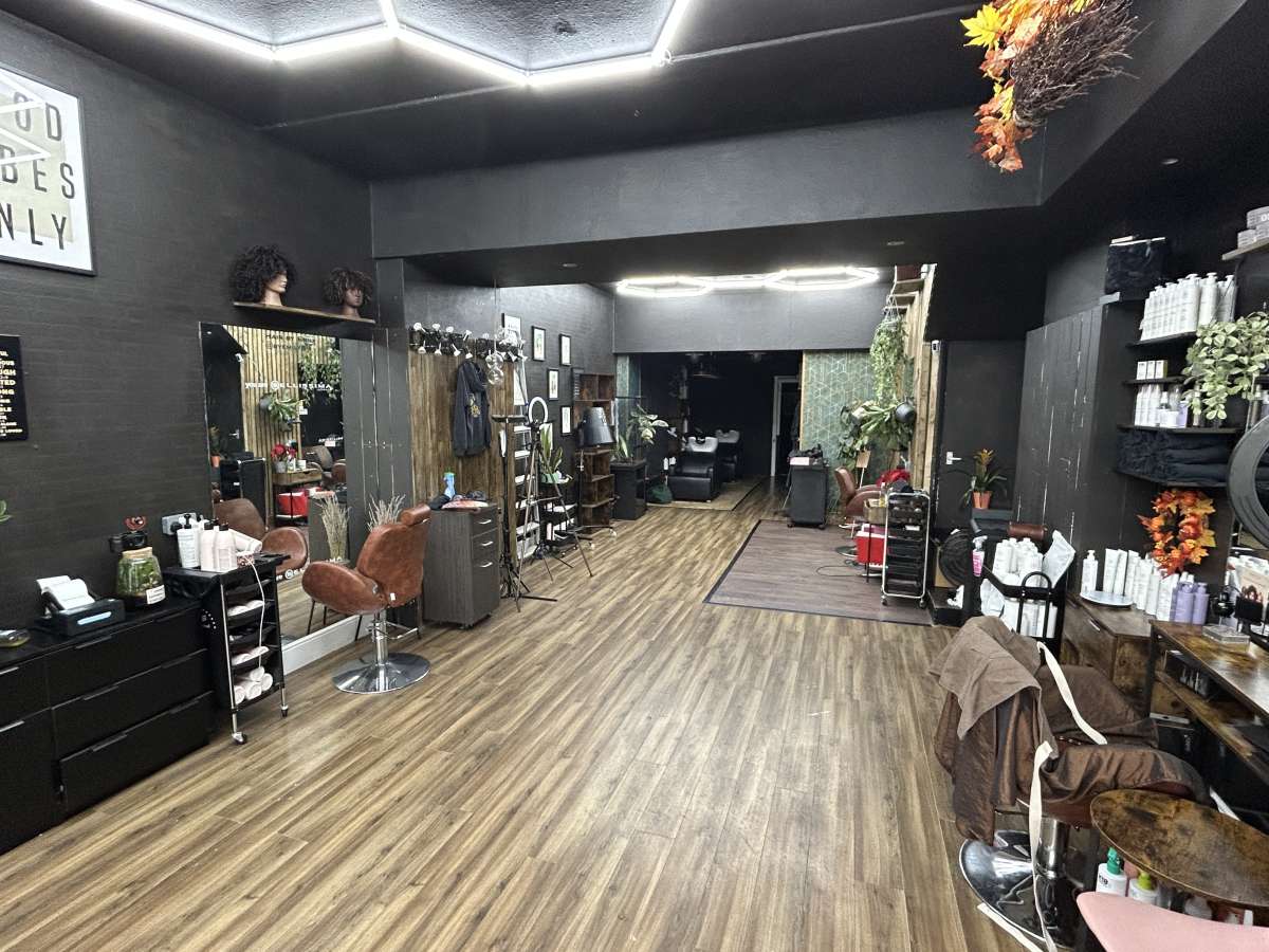 Retail/Shop in Urmston - photo 2