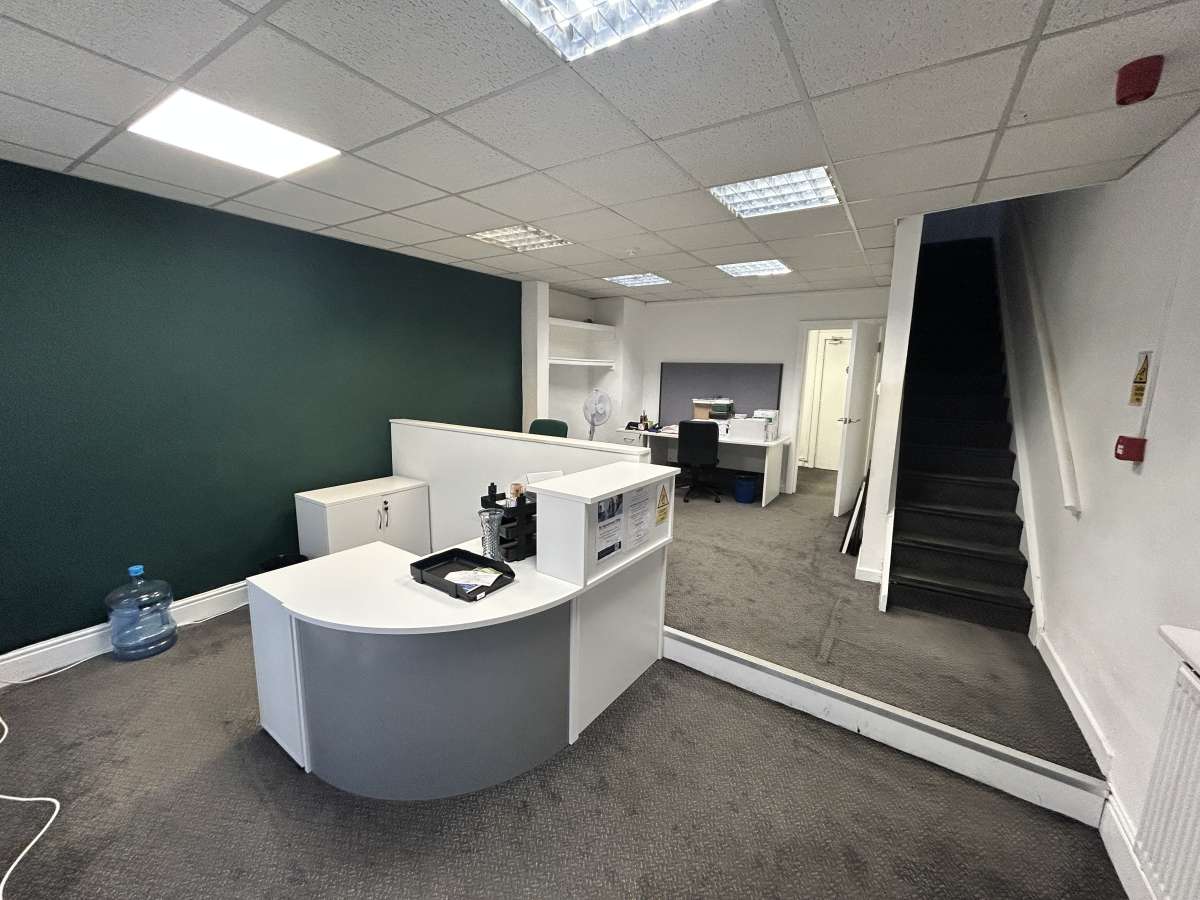 Retail/Shop in Prestwich - photo 2